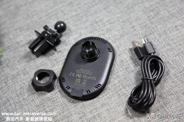 春节驾车出行，充电导航两不误，耐尔金Magsafe磁吸无线车充体验