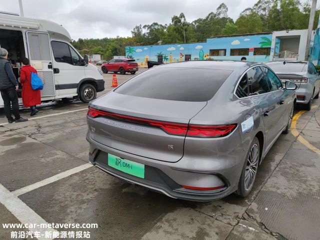 20万元预算选比亚迪汉，还是帕萨特凯美瑞？深度试驾后感觉汉真香