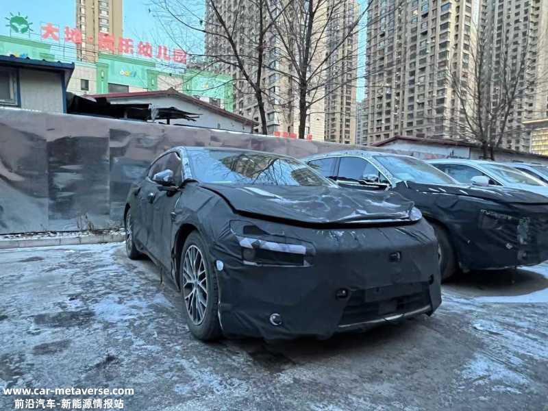 定位纯电跨界车 极星4谍照曝光