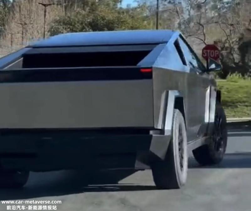 Cybertruck最新测试车曝光 马斯克：外后视镜可以拆除