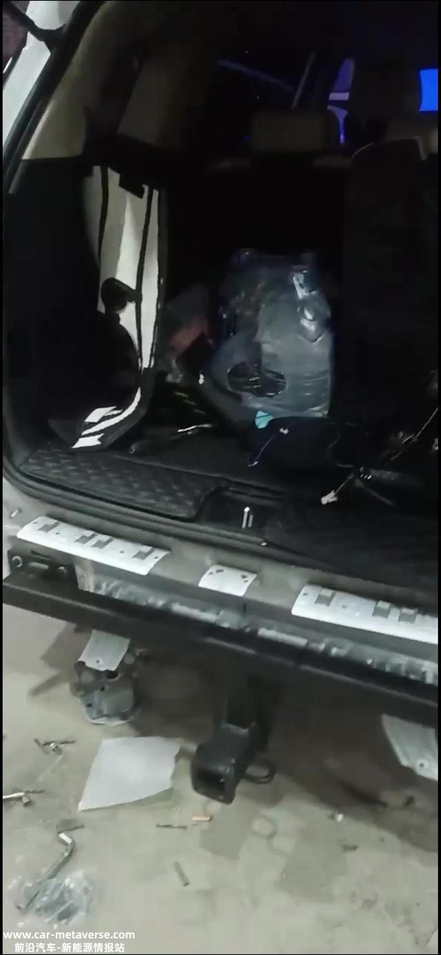 比亚迪宋MAX DMI安装拖车钩