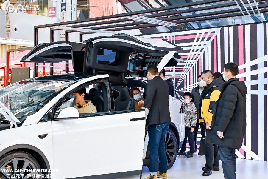 特斯拉Model X Plaid亮相北京 堪称“地表最强SUV”