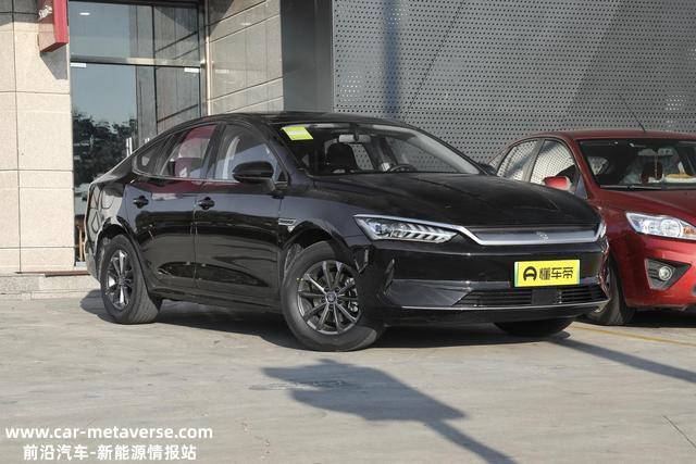 比亚迪秦PLUS EV，外观标致，平顺好开，纯电续航400km