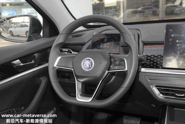 比亚迪秦PLUS EV，外观标致，平顺好开，纯电续航400km