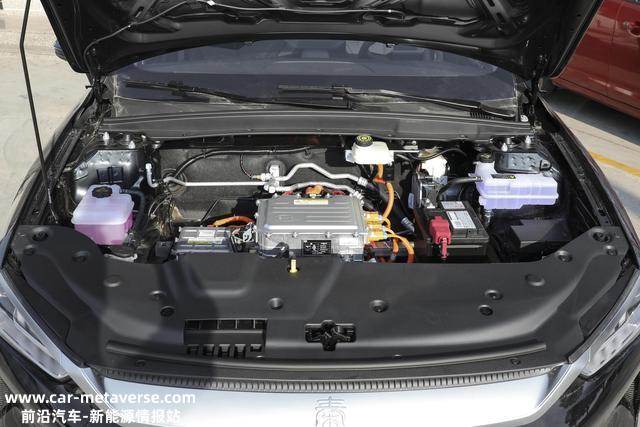 比亚迪秦PLUS EV，外观标致，平顺好开，纯电续航400km