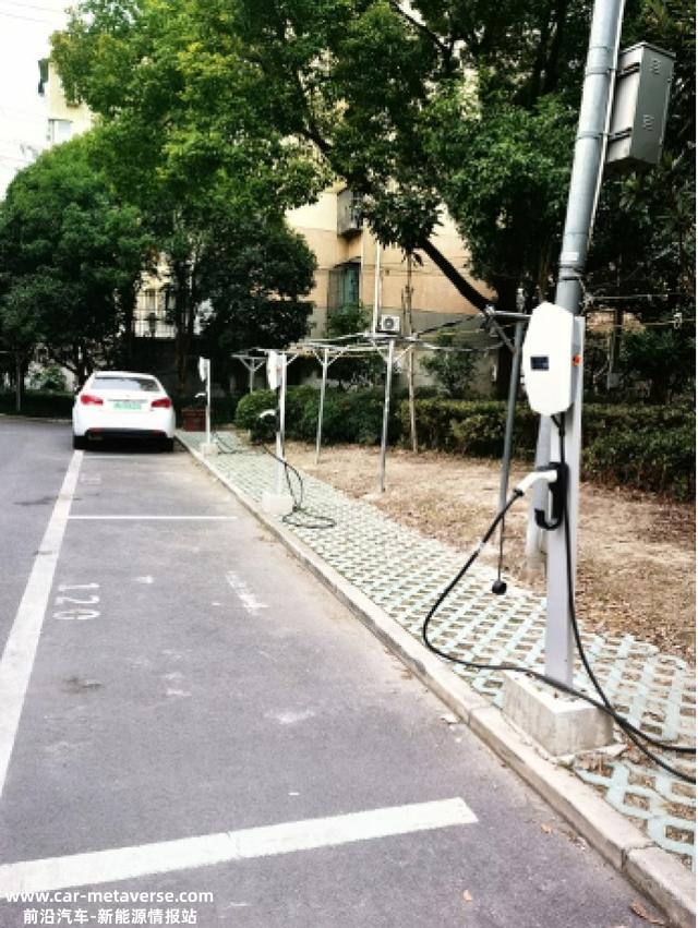 更新旧车棚，新增充电桩 周家渡切实解决老旧小区充电难