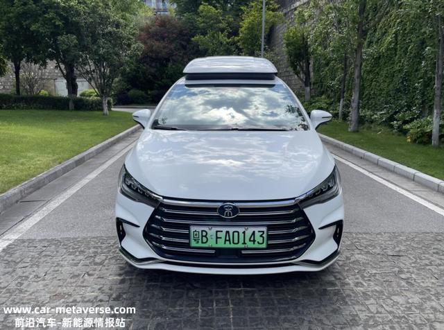 试驾比亚迪款宋MAX DM-i：百千米亏电油耗2.9L，热销真不意外