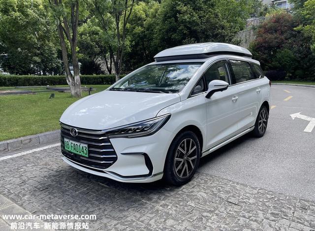 试驾比亚迪款宋MAX DM-i：百千米亏电油耗2.9L，热销真不意外