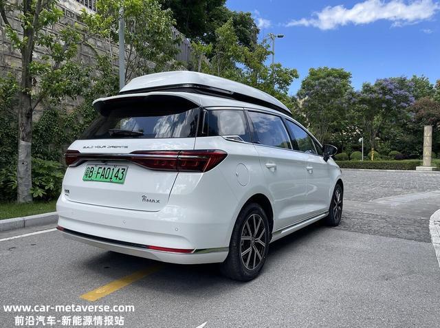 试驾比亚迪款宋MAX DM-i：百千米亏电油耗2.9L，热销真不意外