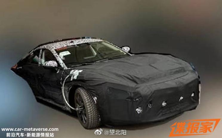 大屏不能少 曝小米首款车型内饰谍照