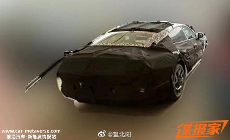 大屏不能少 曝小米首款车型内饰谍照