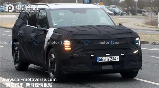 定位中大型纯电SUV 起亚EV9最新谍照曝光