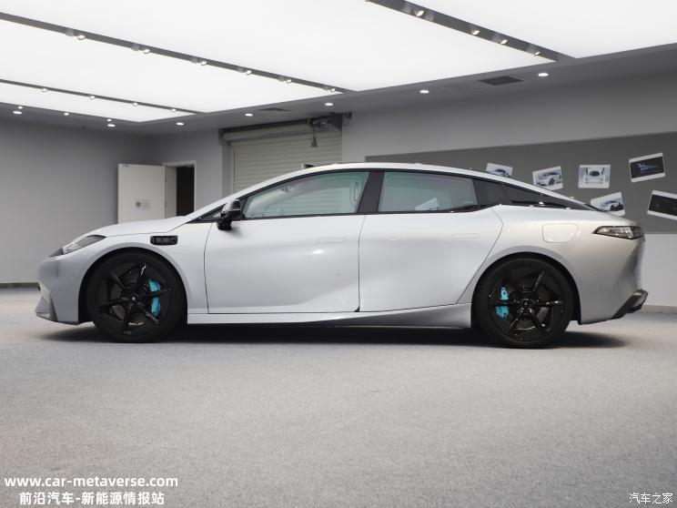 科技极简风 埃安AION Hyper GT内饰首发