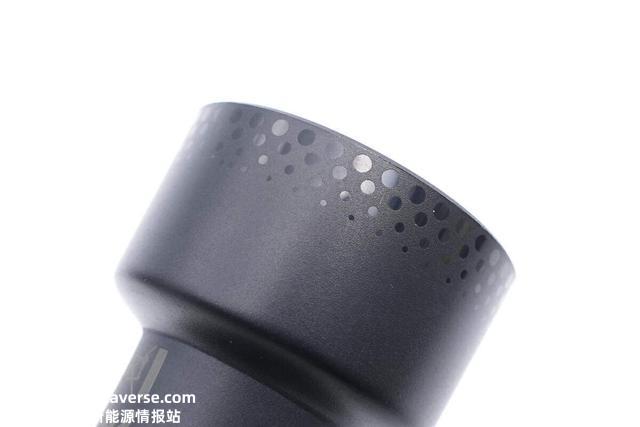双USB-C口和70W大功率，机乐堂新款数显车充拆解