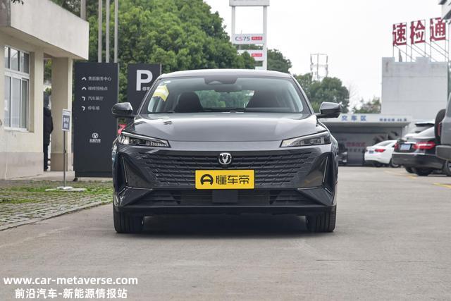 10万级紧凑型轿车对照，长安逸达VS比亚迪秦PLUS DM-i