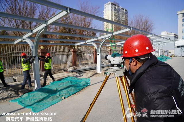首批292个充电桩开工 此后可以开新能源车畅游哈密啦