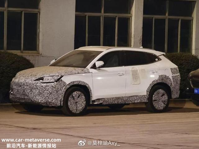 疑似新款比亚迪宋PLUS实车谍照，外观内饰变化明显，你心动了吗？