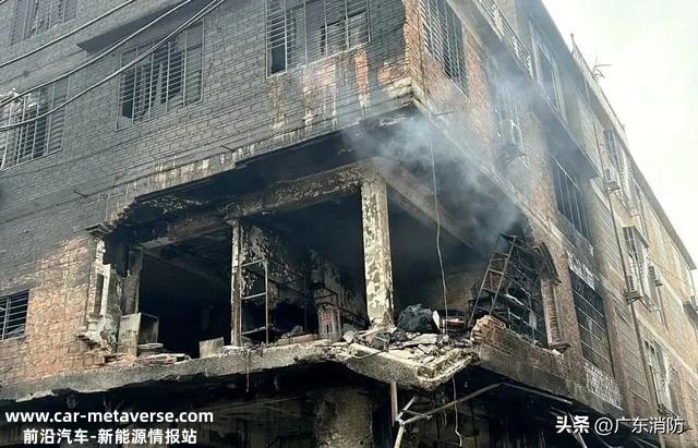 疑锂电池爆炸引起发超市大火，包括5名消防员在内7人受伤