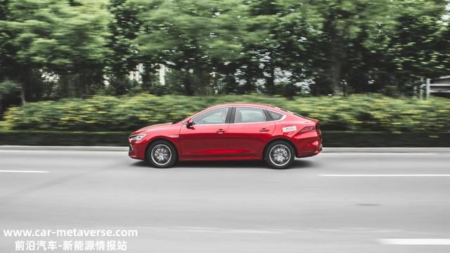 试驾秦PLUS DM-i，除了一箱油能跑1千千米，还有什么