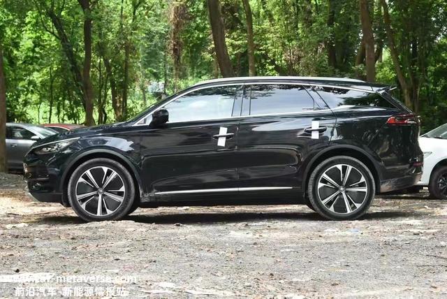 体验比亚迪唐EV四驱版，续航635km，4.4秒破百，综合表示如何？