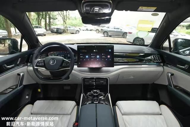 体验比亚迪唐EV四驱版，续航635km，4.4秒破百，综合表示如何？