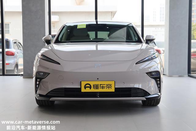 纯电中大型轿车之争，飞凡F7VS比亚迪汉EV究竟谁更能打？