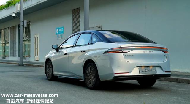 15万预算买电动轿车，比亚迪秦PLUS EV和AION S应该怎么选？