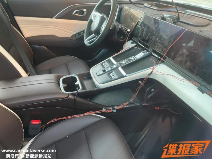 中控三个屏幕 哈弗枭龙MAX内饰谍照曝光