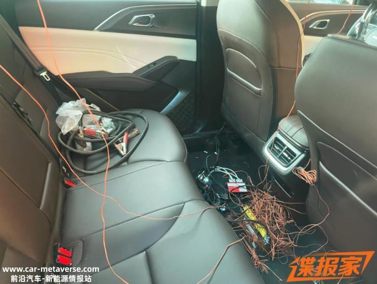 中控三个屏幕 哈弗枭龙MAX内饰谍照曝光