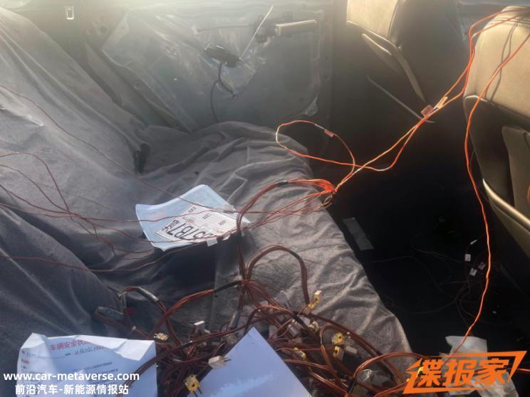 小尺寸却有大空间 五菱EQ100谍照曝光