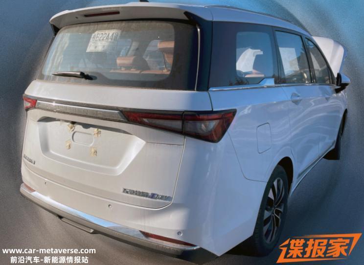 搭载2.0L混动系统 五菱佳辰HEV实车曝光