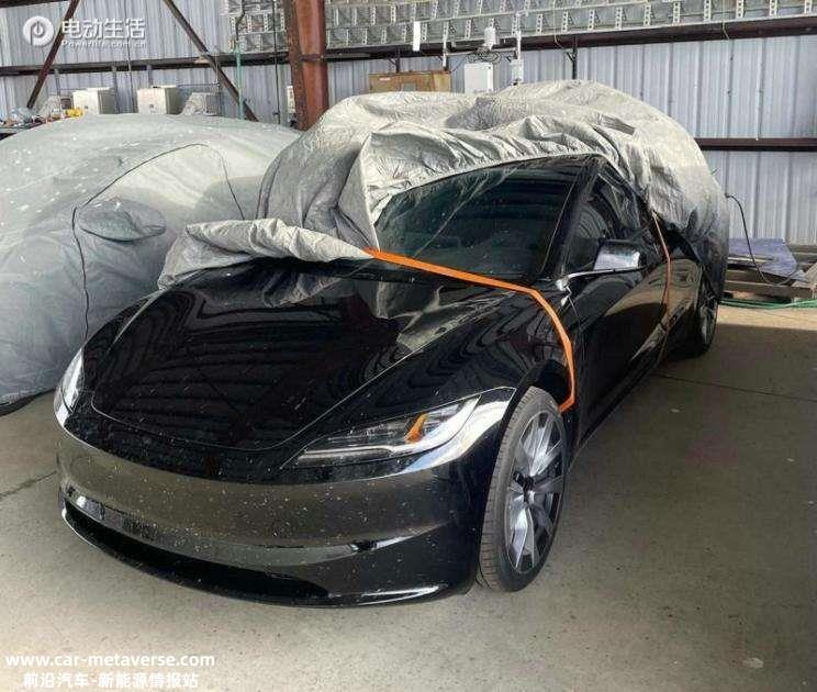 大灯组有所调整 新款特斯拉Model 3谍照