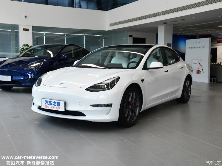 大灯组有所调整 新款特斯拉Model 3谍照
