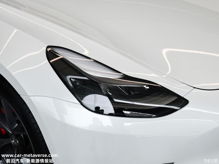 大灯组有所调整 新款特斯拉Model 3谍照