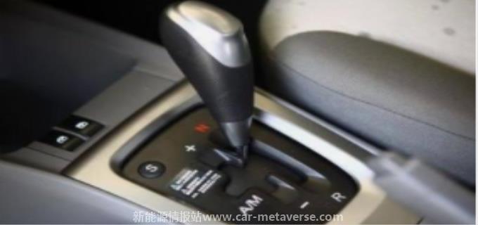 at是手动还是自动