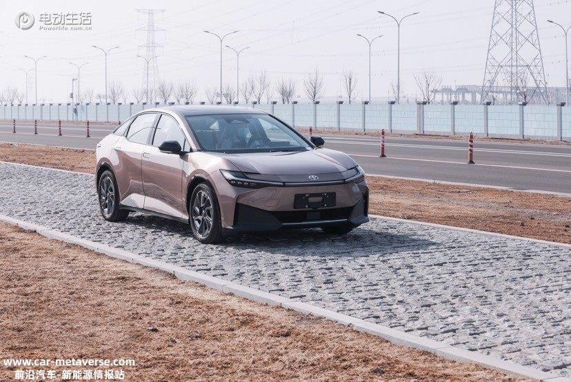 丰田全球首款纯电轿车！一汽丰田bZ3上市售16.98-19.98万元
