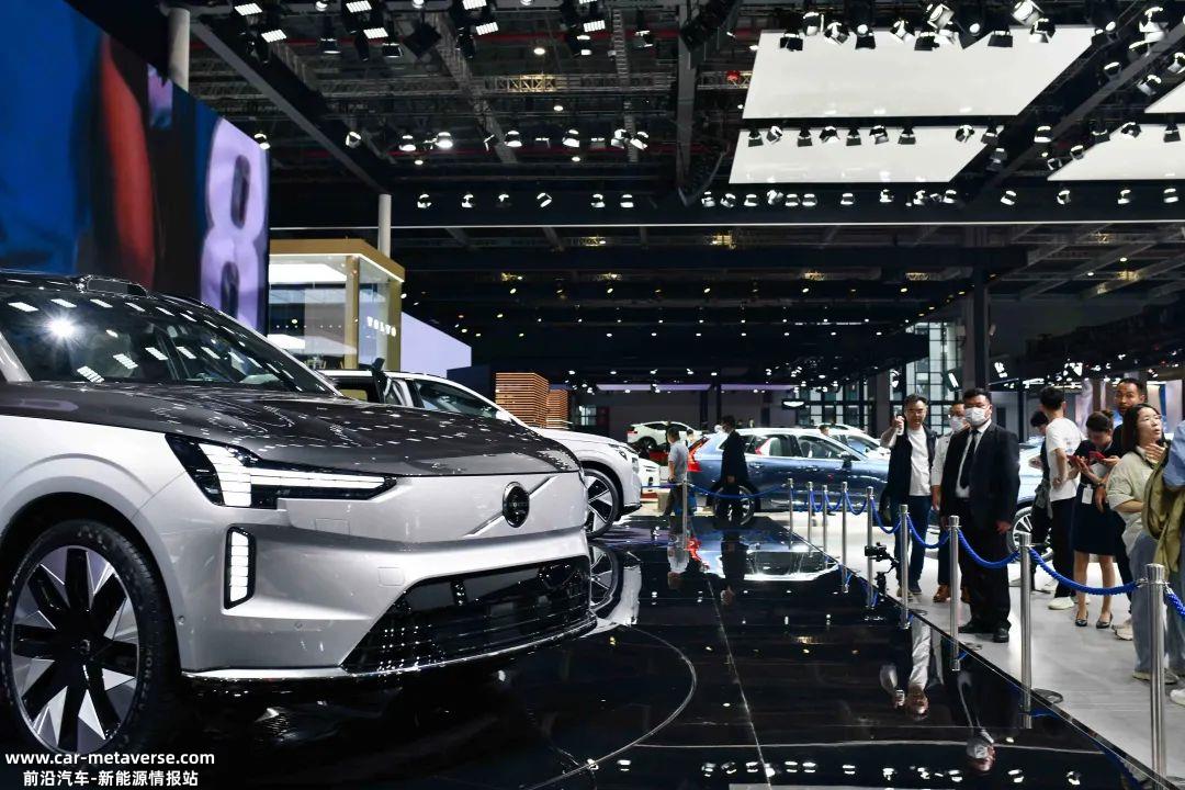 劳斯莱斯品牌在电气化时代重新定义豪华新篇章