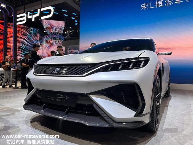 实拍比亚迪宋L概念车：无框车门+电动尾翼，年内上市对标Model Y