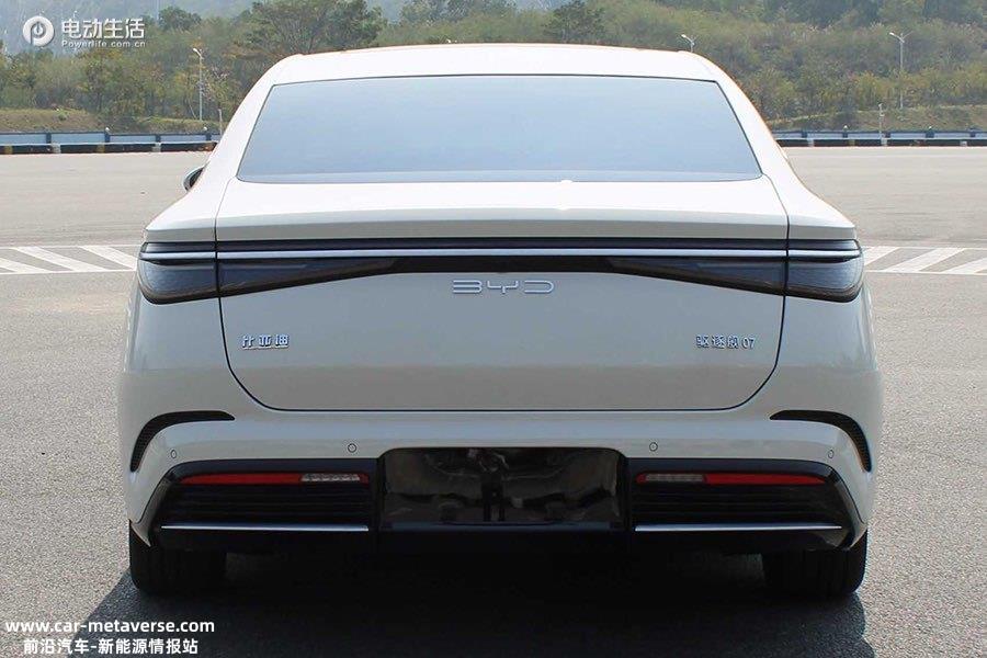 比亚迪驱逐舰07申报图 馈电油耗3.9L/100km