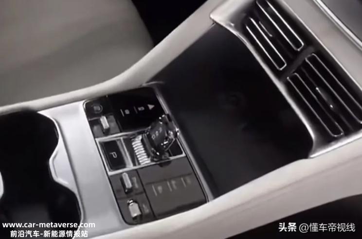 水晶挡把 曝新款比亚迪宋PLUS DM-i内饰