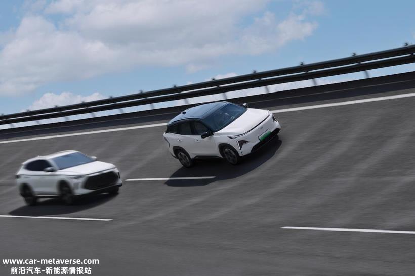迄今为止最香的新一代电混SUV！吉利银河L7 13.87万起售