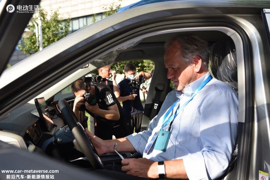 点赞中国智造！ 20多国驻华使节参访长城汽车