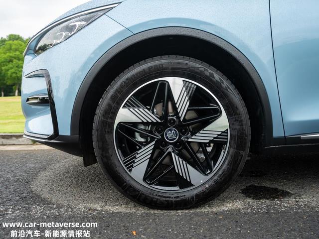 试驾唐DM-i冠军版，售价20.98-23.38万元，四大升级体现旗舰实力
