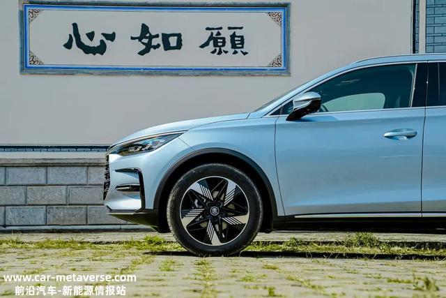 标配可变阻尼悬架+40kW快充！试驾唐DM-i冠军版：“冠军”更卷了