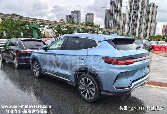 全新比亚迪宋plus工场照曝光，天蓝色漆面更炫酷，颜值飙升
