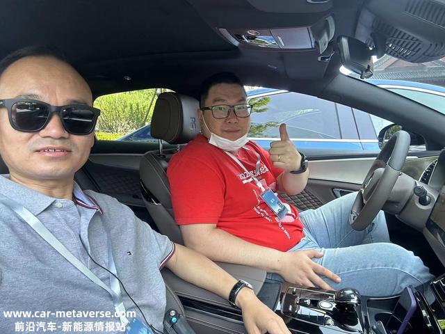 试驾比亚迪汉EV冠军版：真实续航大揭秘，底盘焕新感受一触即发！