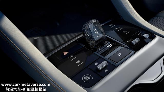 20万内最火的SUV，宋PLUS DM-i对比哈弗枭龙MAX