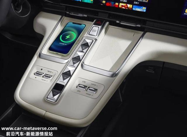 20万内最火的SUV，宋PLUS DM-i对比哈弗枭龙MAX