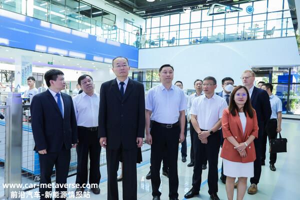 中国教育国际交流协会副秘书长宗瓦等一行参观中德莱茵产业创新中心