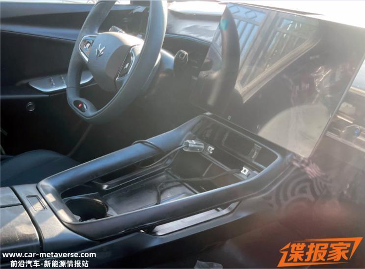 瞄准蔚来ET5？极狐N51专利图及最新谍照